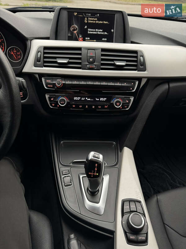 Седан BMW 3 Series 2017 в Хмельницком