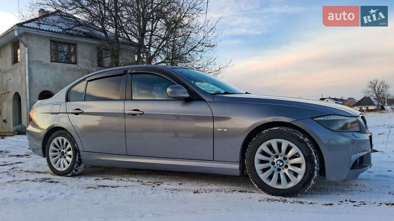 Седан BMW 3 Series 2009 в Черновцах