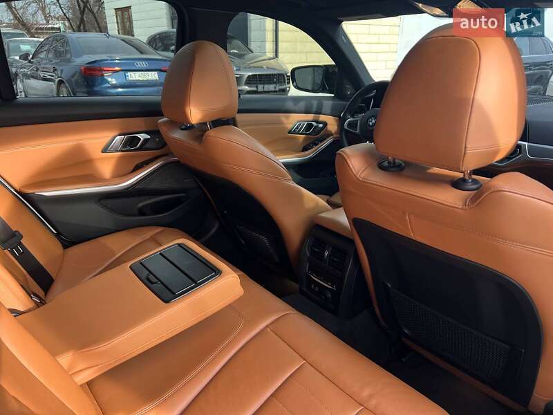 Седан BMW 3 Series 2020 в Івано-Франківську