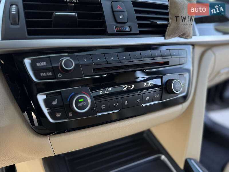 Седан BMW 3 Series 2017 в Дніпрі