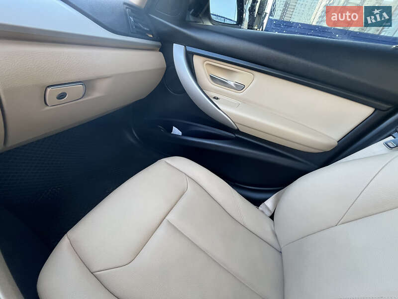 Седан BMW 3 Series 2017 в Броварах