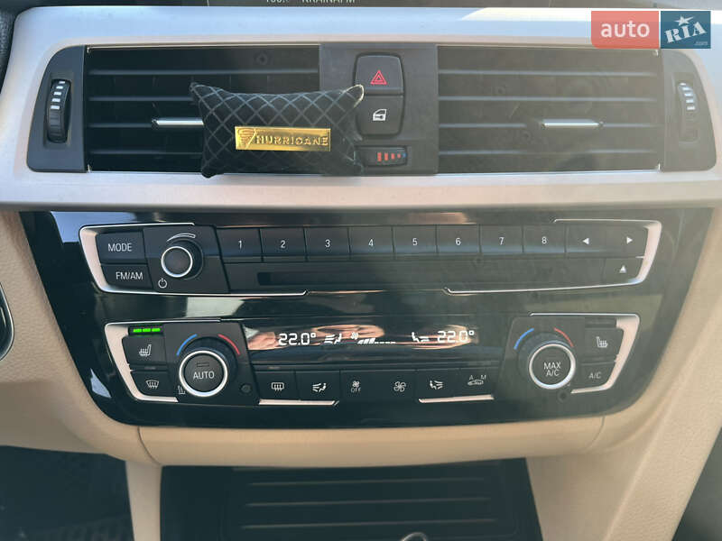 Седан BMW 3 Series 2017 в Броварах