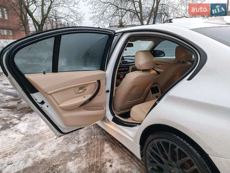 Седан BMW 3 Series 2015 в Харкові
