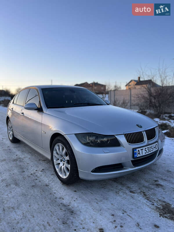 Седан BMW 3 Series 2005 в Жовкві