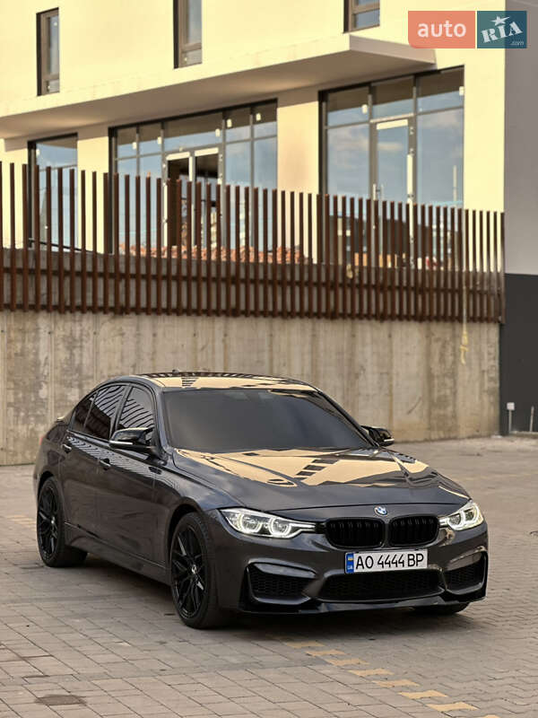 Седан BMW 3 Series 2017 в Ужгороді