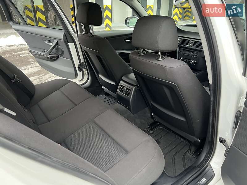 Універсал BMW 3 Series 2009 в Києві