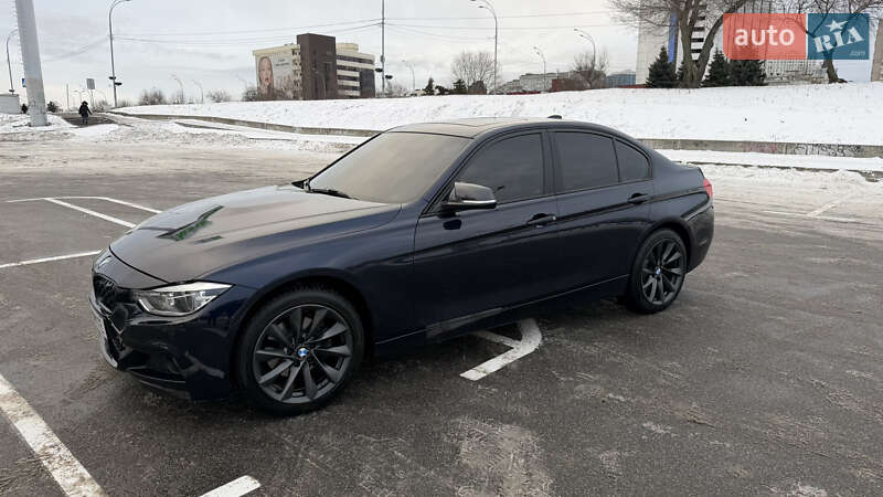 Седан BMW 3 Series 2017 в Києві