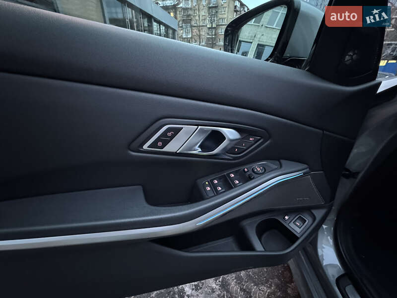 Седан BMW 3 Series 2022 в Києві фото 26 Седан BMW 3 Series 2022 в Києві