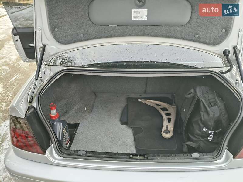 Купе BMW 3 Series 2004 в Запорожье