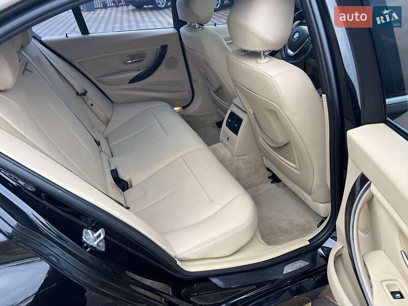 Седан BMW 3 Series 2013 в Знам'янці