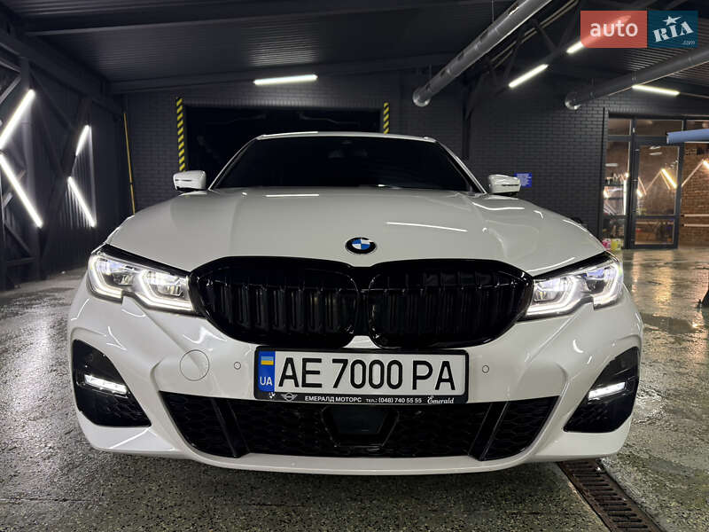 Седан BMW 3 Series 2022 в Кривом Роге