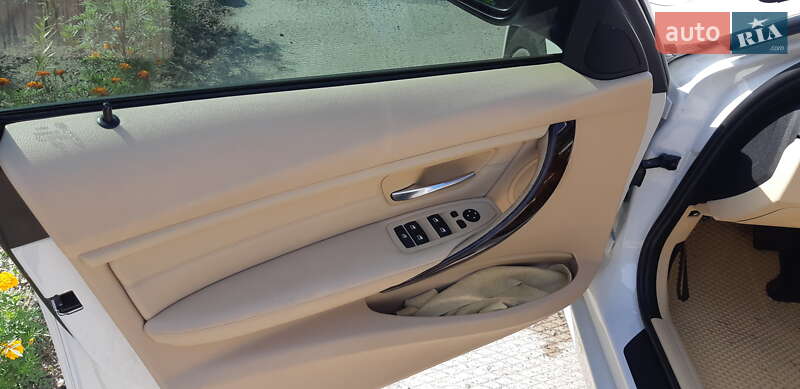 Седан BMW 3 Series 2013 в Корюковке