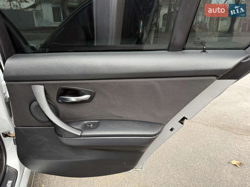 Универсал BMW 3 Series 2005 в Николаеве фото 34 Универсал BMW 3 Series 2005 в Николаеве