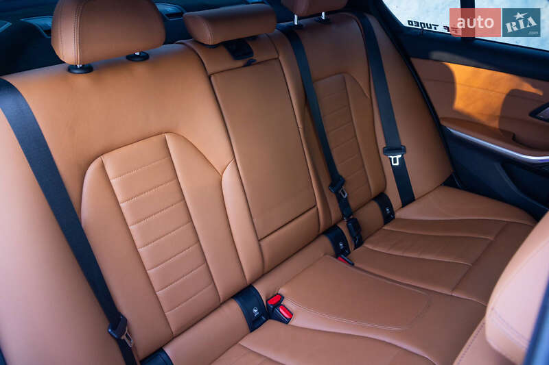 Седан BMW 3 Series 2020 в Чернівцях