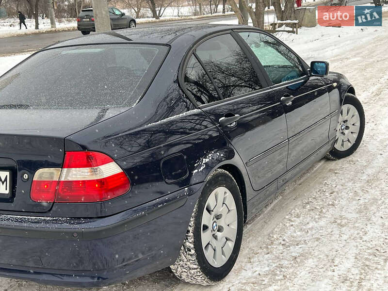 Седан BMW 3 Series 2003 в Черновцах