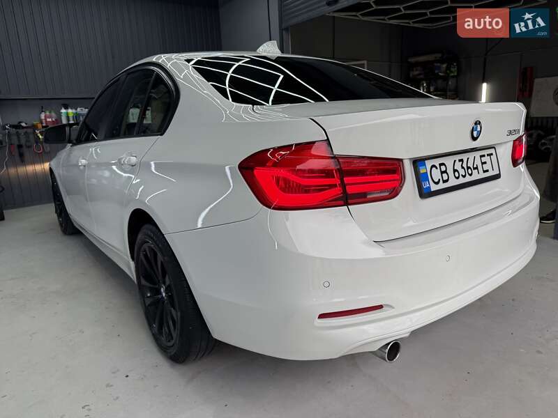 Седан BMW 3 Series 2017 в Киеве