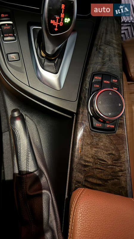 Седан BMW 3 Series 2016 в Киеве