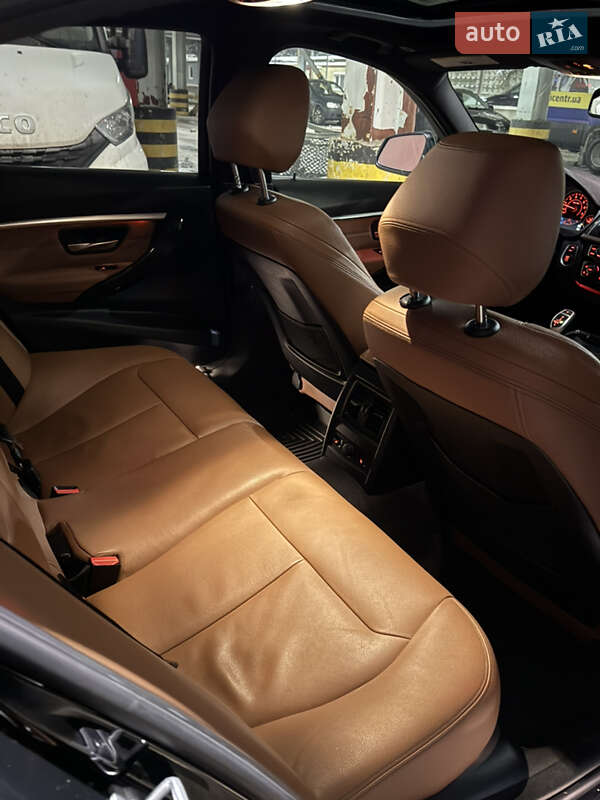 Седан BMW 3 Series 2016 в Киеве