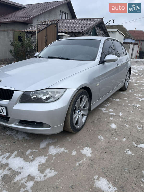 Седан BMW 3 Series 2005 в Николаеве