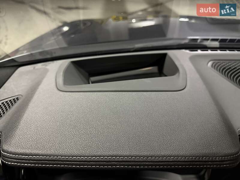 Седан BMW 3 Series 2019 в Киеве