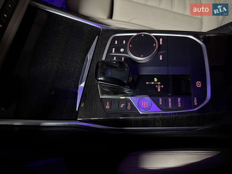 Седан BMW 3 Series 2019 в Киеве