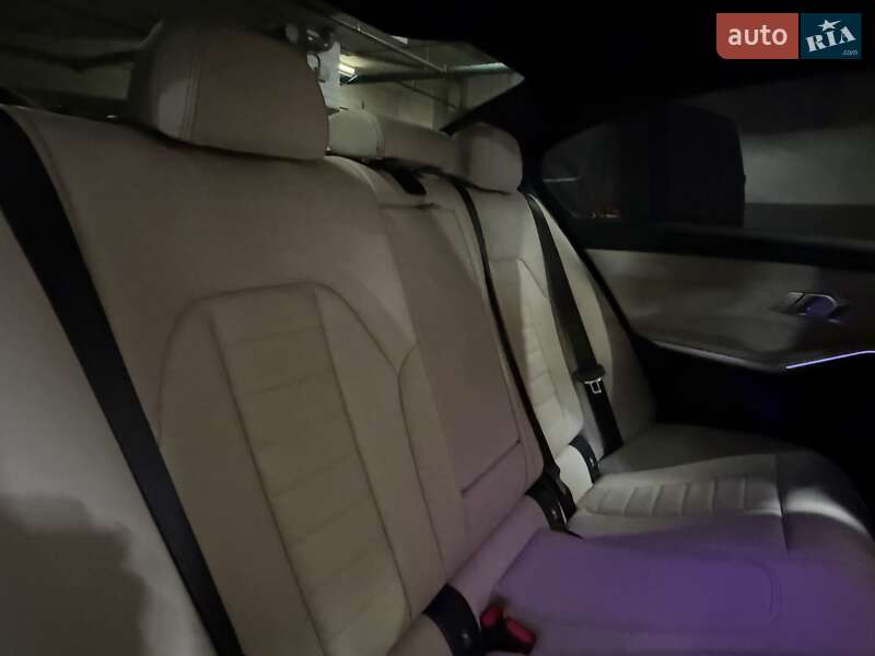 Седан BMW 3 Series 2019 в Киеве
