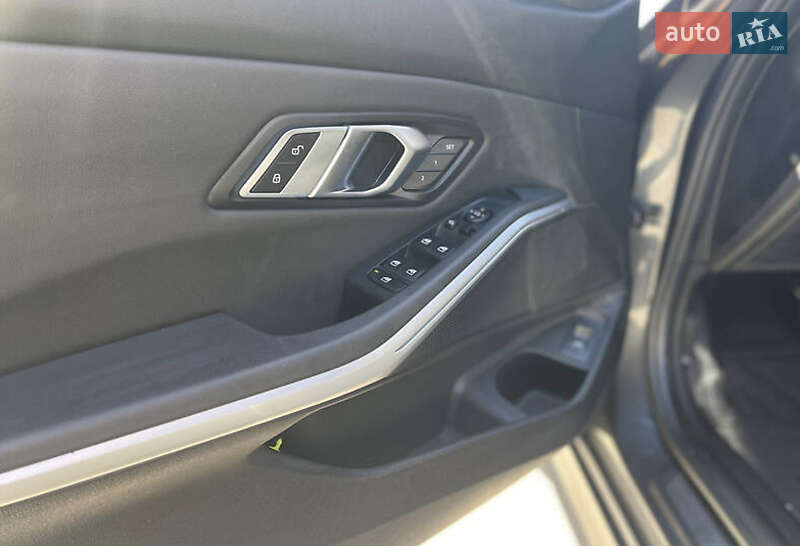 Седан BMW 3 Series 2019 в Львове фото 15 Седан BMW 3 Series 2019 в Львове