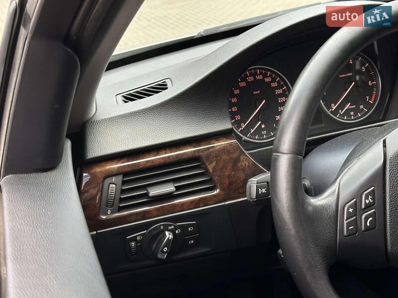 Седан BMW 3 Series 2009 в Яворове