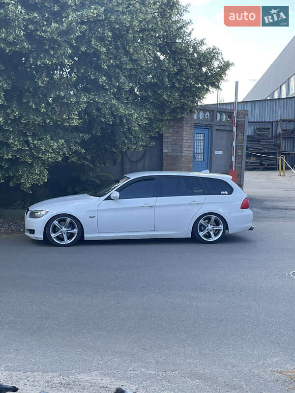 Универсал BMW 3 Series 2010 в Киеве