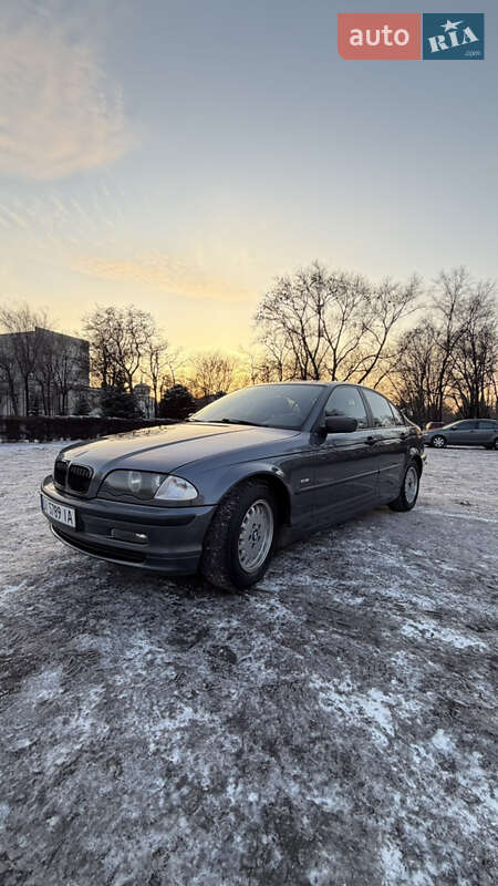 Седан BMW 3 Series 2000 в Каменском