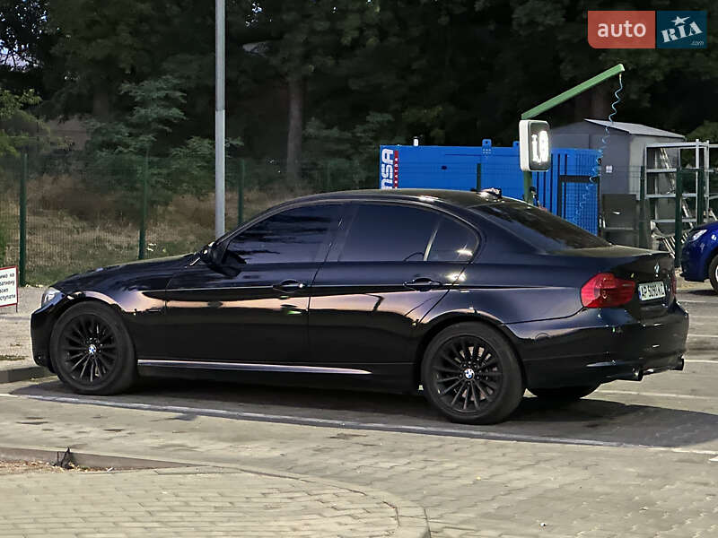 Седан BMW 3 Series 2011 в Запоріжжі