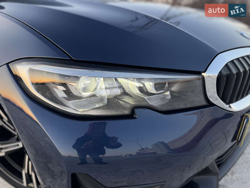 Седан BMW 3 Series 2022 в Киеве