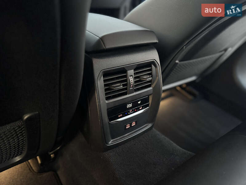 Седан BMW 3 Series 2022 в Киеве