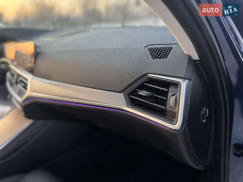 Седан BMW 3 Series 2022 в Киеве