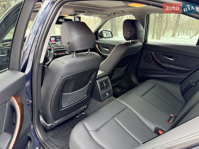 Седан BMW 3 Series 2014 в Одессе