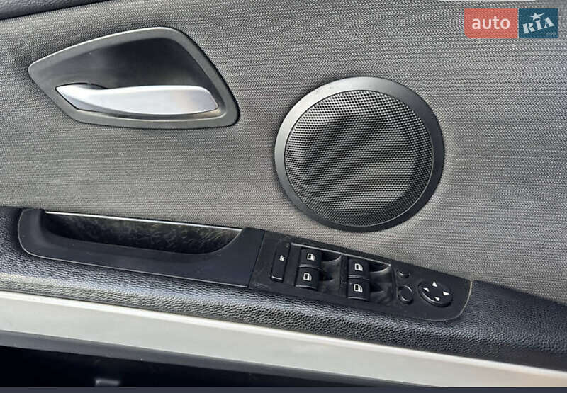 Седан BMW 3 Series 2005 в Одессе