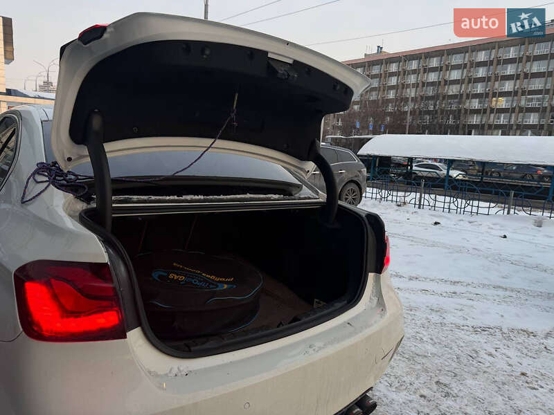Седан BMW 3 Series 2017 в Киеве фото 27 Седан BMW 3 Series 2017 в Киеве