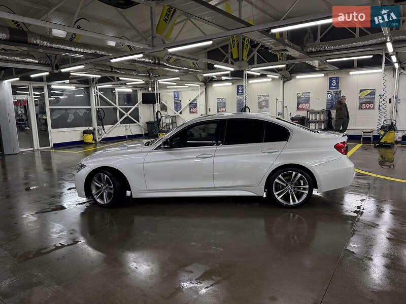 Седан BMW 3 Series 2016 в Киеве