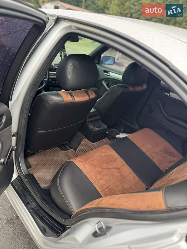 Седан BMW 3 Series 2003 в Кременце