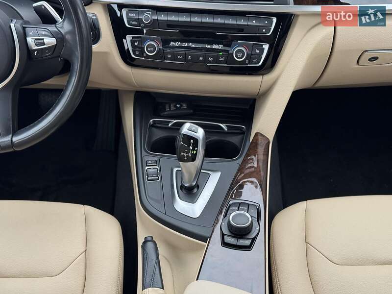 Седан BMW 3 Series 2016 в Киеве