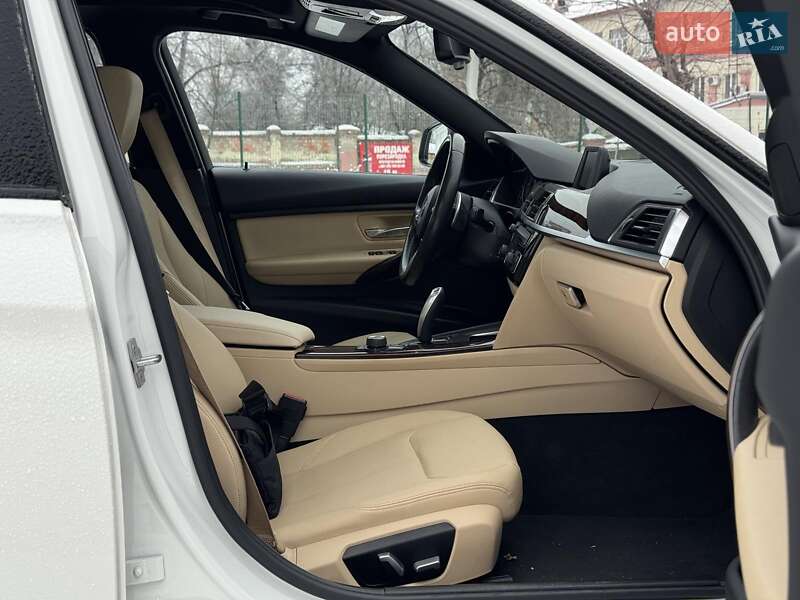 Седан BMW 3 Series 2016 в Киеве