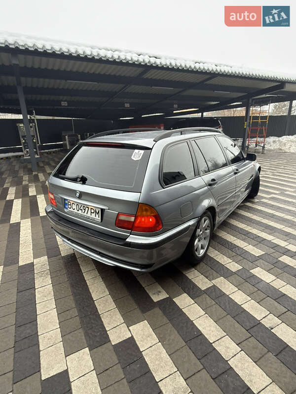Универсал BMW 3 Series 2005 в Городке