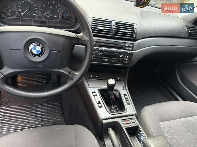 Универсал BMW 3 Series 2005 в Городке