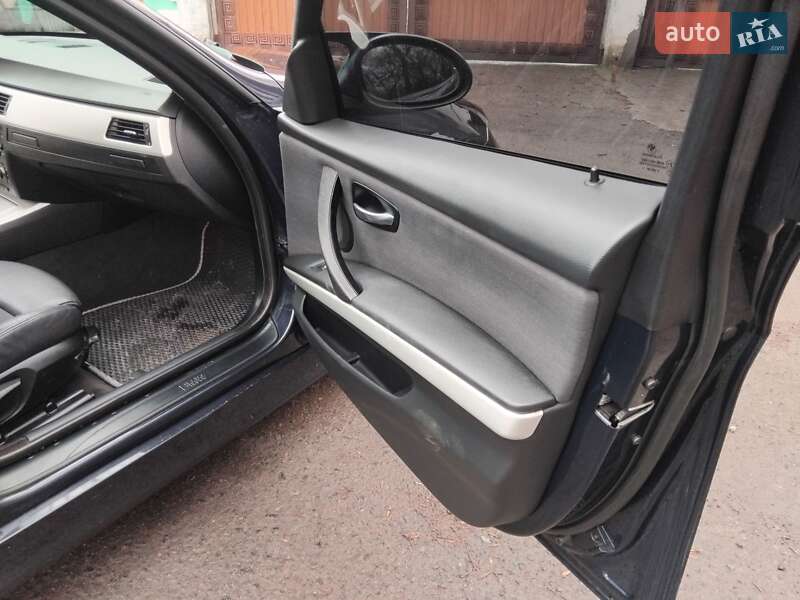 Седан BMW 3 Series 2007 в Черноморске
