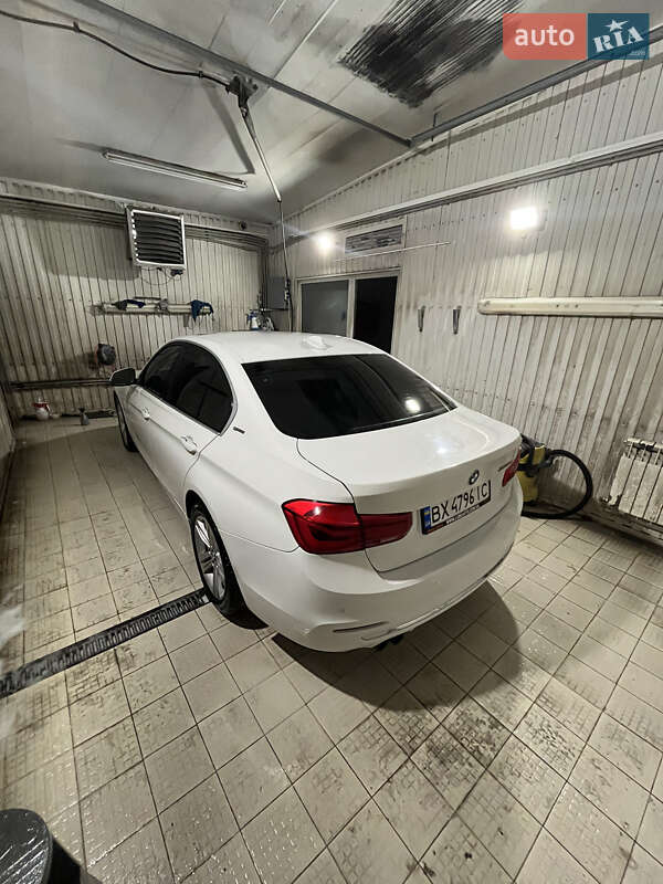 Седан BMW 3 Series 2017 в Киеве