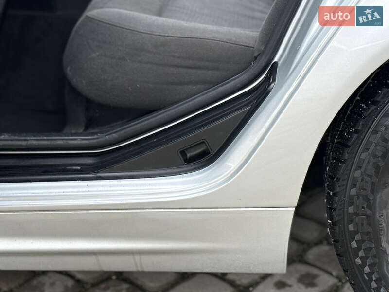 Седан BMW 3 Series 2004 в Тернополе