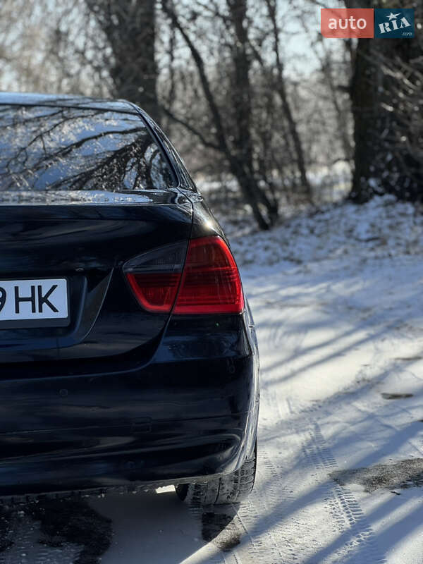 Седан BMW 3 Series 2009 в Полтаве