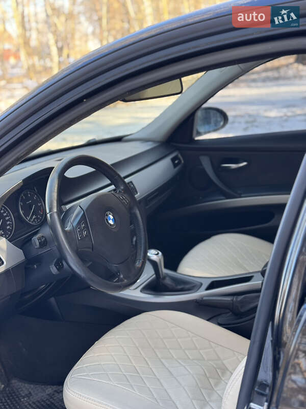Седан BMW 3 Series 2009 в Полтаве