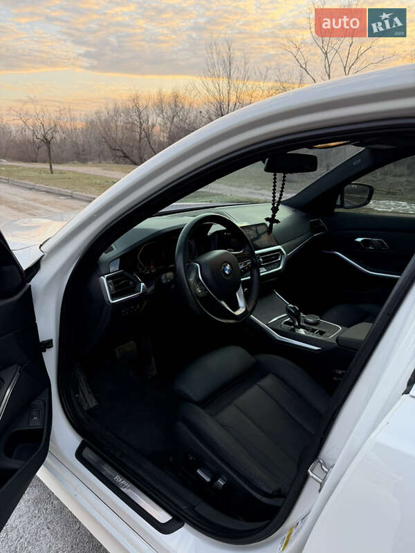 Седан BMW 3 Series 2021 в Запорожье