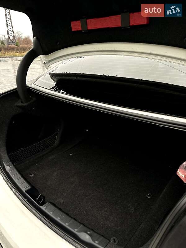 Седан BMW 3 Series 2013 в Ирпене